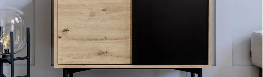 Covering d'un meuble avec deux portes effet bois et effet noir mat